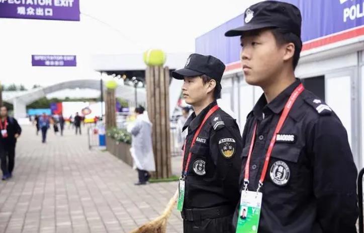 江西00后小伙做保安，吃住不花錢(qián)，每月能存4000，網(wǎng)友：活得通透