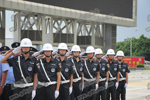 中山小欖保安服務(wù)公司新聞：少年玩手機(jī)被雷劈死？手機(jī)引雷擊嗎