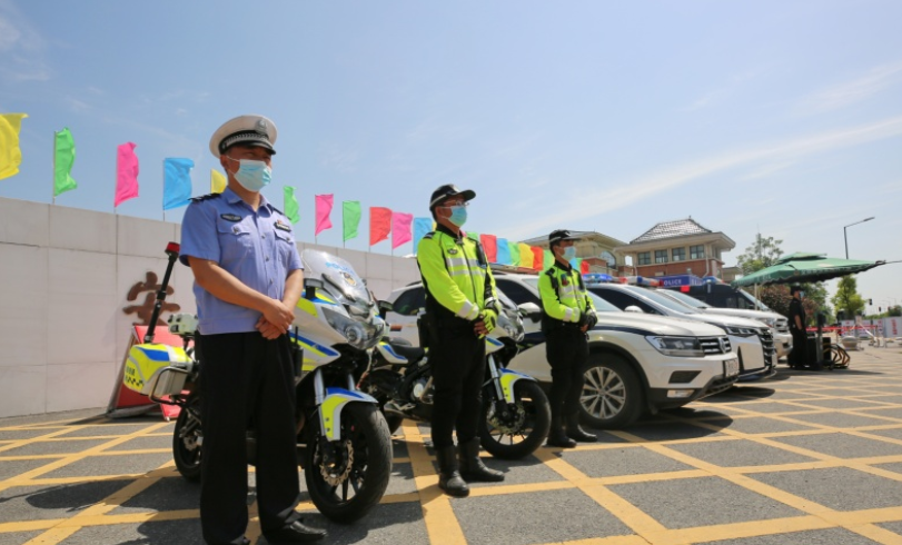 輕傷不下火線，民警連續(xù)8年堅(jiān)守高考安保工作崗